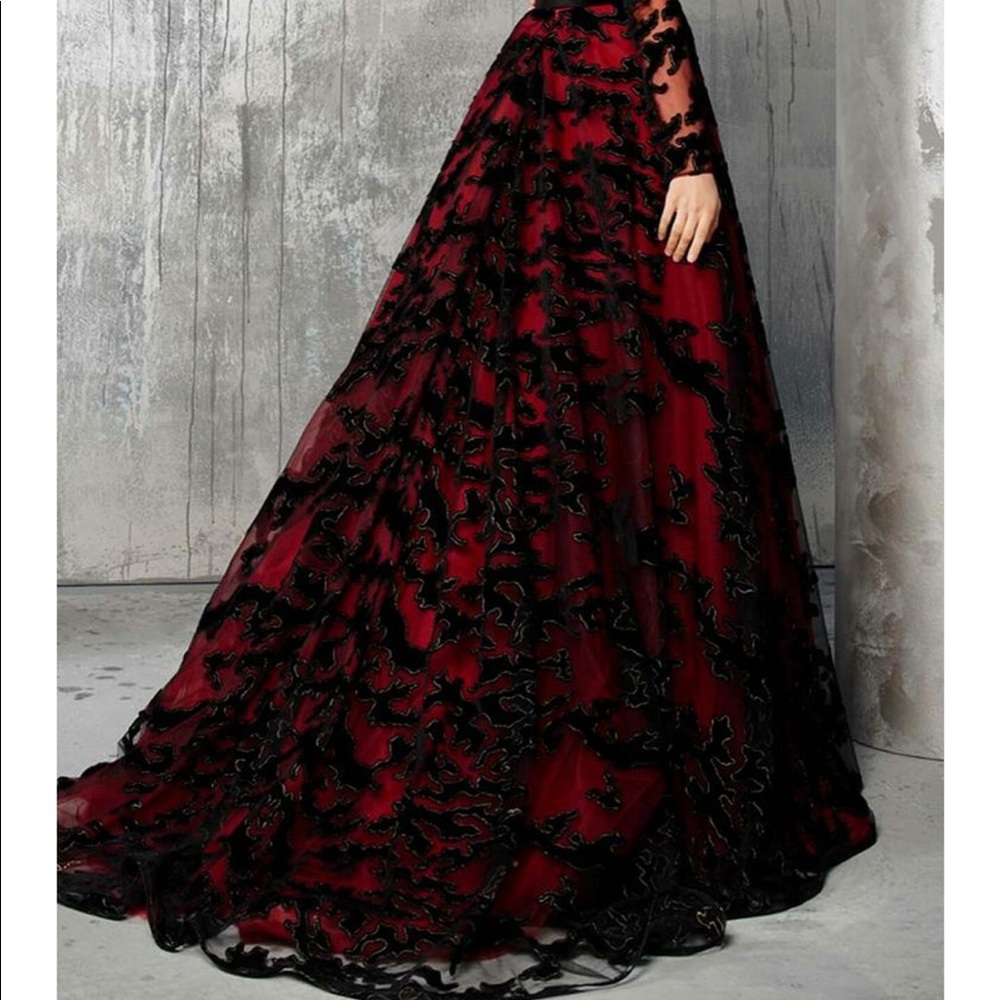 FOUAD SARKIS COUTURE GOWN! - Picture 3 of 8